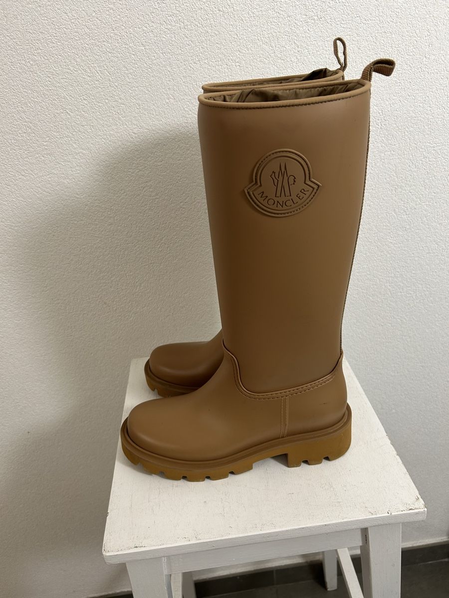 Moncler Chaussures femmes: Bottes moncler – Neuf (Voir description) à Perroy par MR6. 5