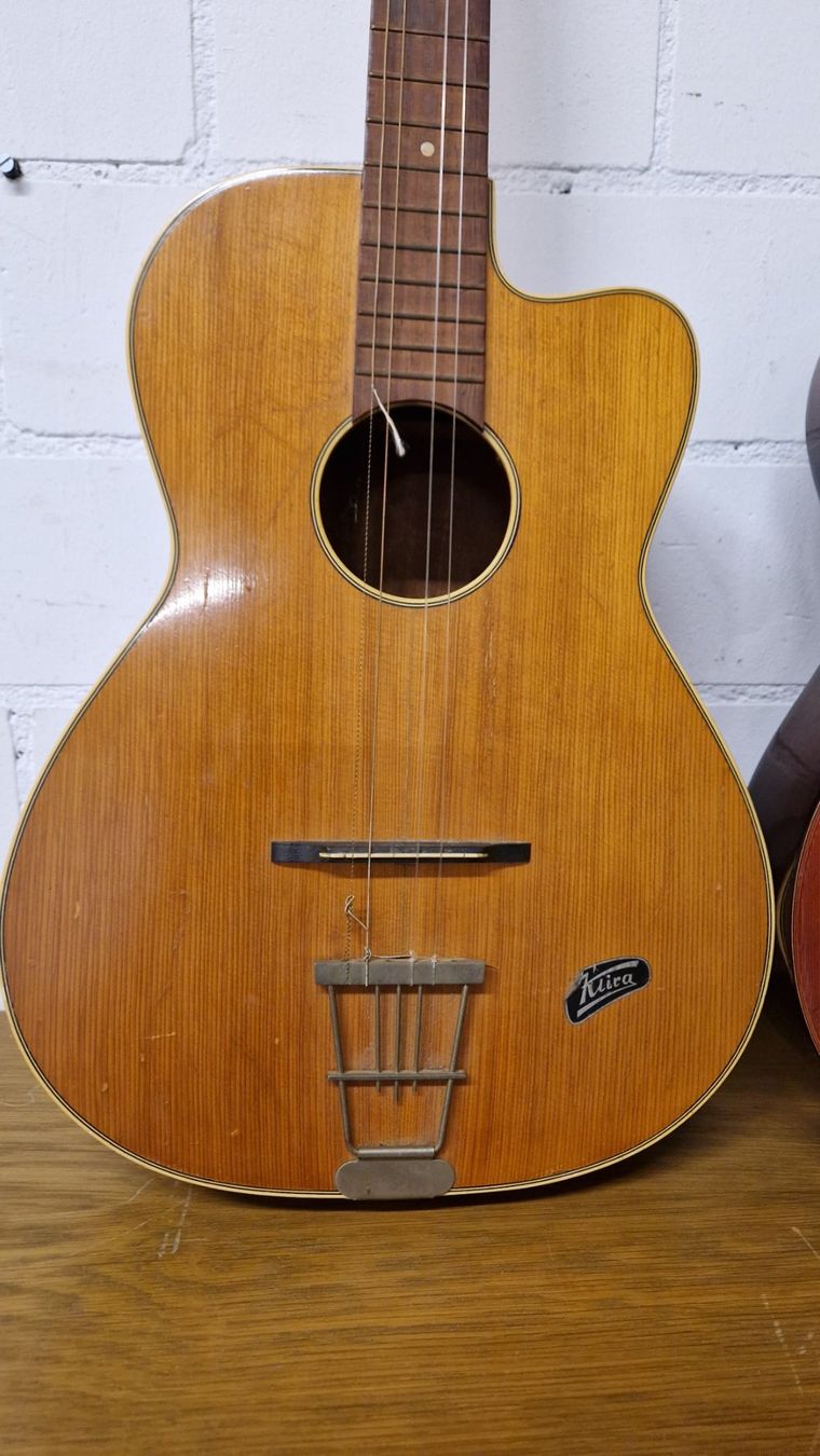 Musikinstrumente: 2  akustische Gitarren – Gebraucht aus Wädenswil von verebe 2