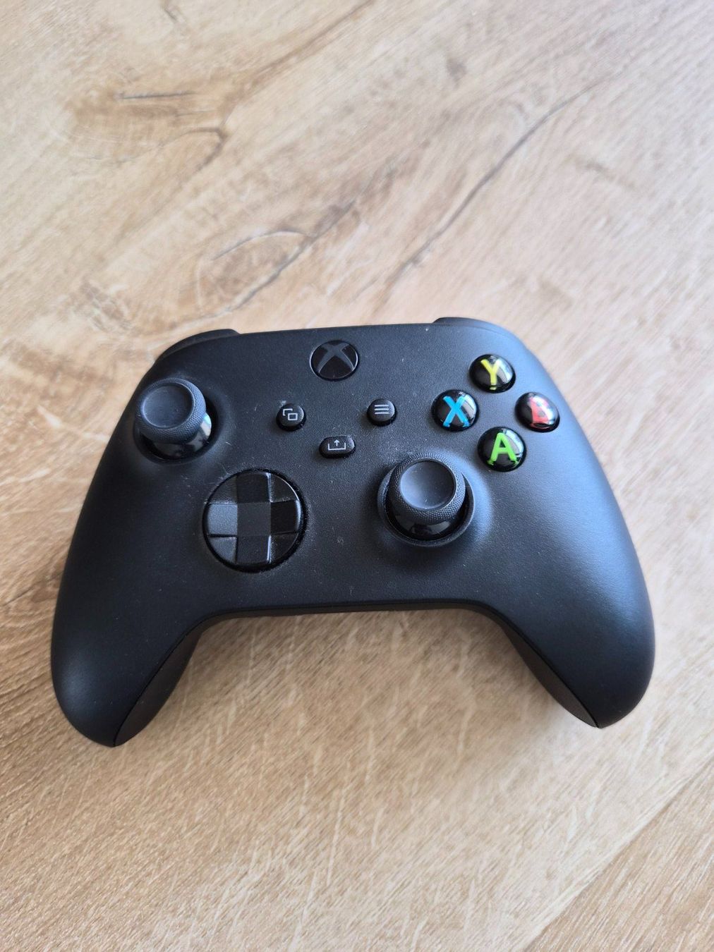 Controller: Xbox Wireless Controller – Xbox / PC – Usato da Ballwil venduto da Stechpalm0