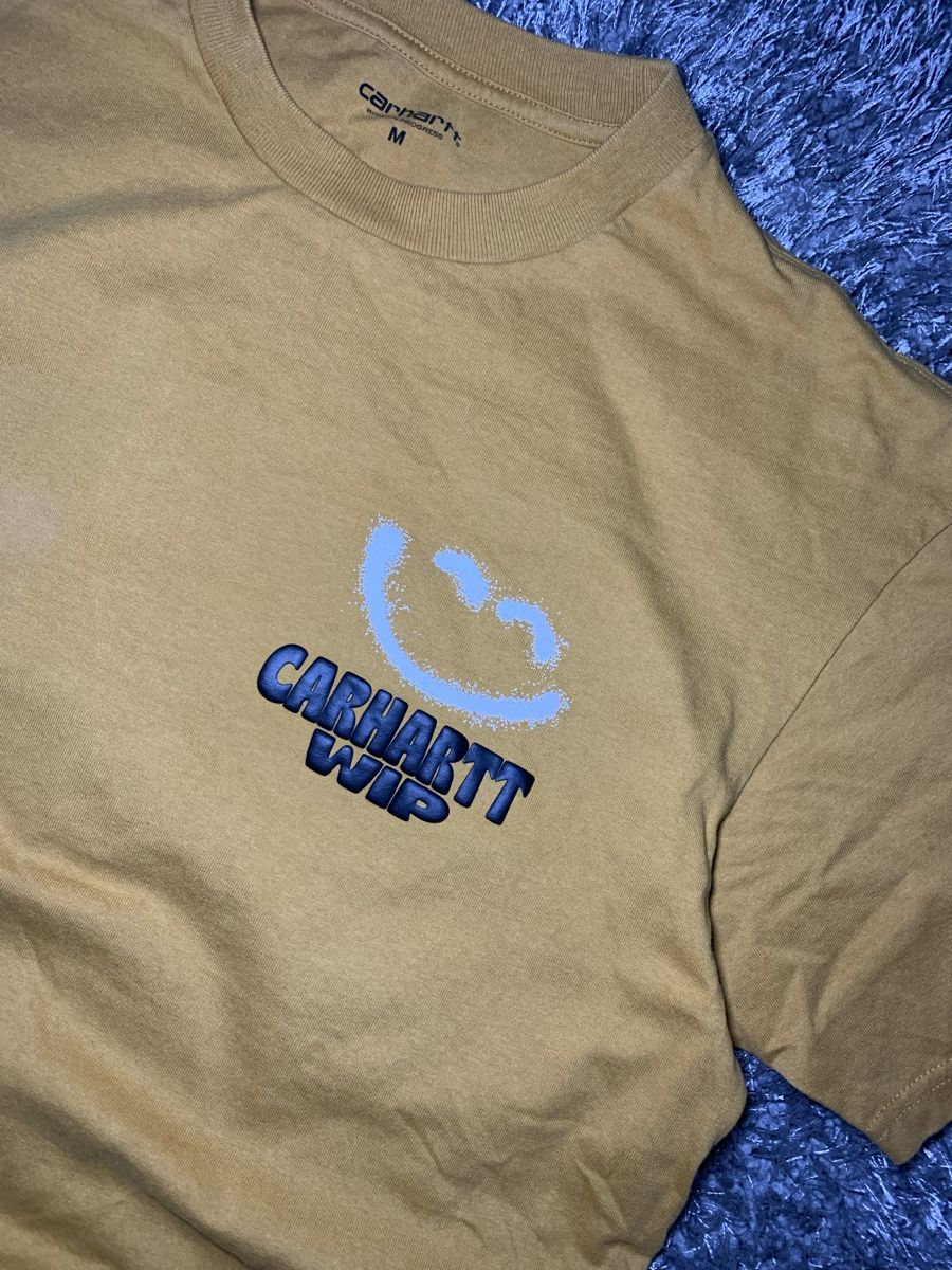 Carhartt T-shirt: Carhartt WIP Happy Script T-Shirt, size M – Nuovo (secondo la descrizione) da Brislach venduto da edu_t6pq 1