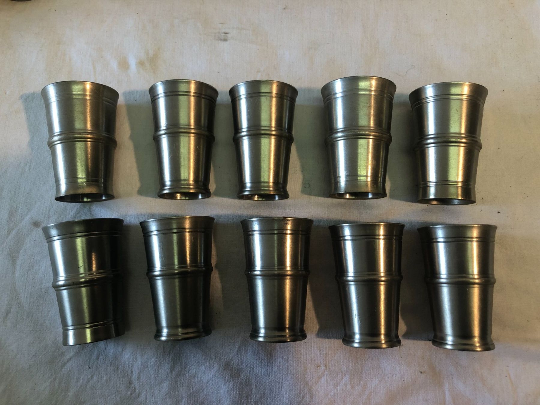 Bicchieri: Gobelets en étain – Usato da Aïre venduto da tas_fq9v 1