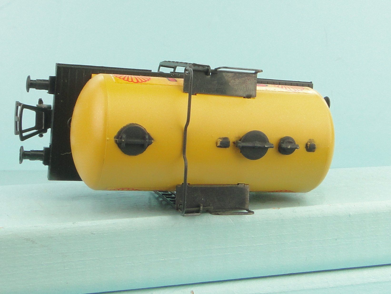 Rivarossi Modelleisenbahnen: RIVAROSSI C Bs, vagone cisterna Shell FS – Gebraucht aus Bülach von cann11 4