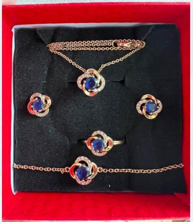Altri gioielli: Ensemble forme fleur - plaqué or avec zircon et pierre bleue – Nuovo (secondo la descrizione) da Glattpark(Opfikon) venduto da Miko3711