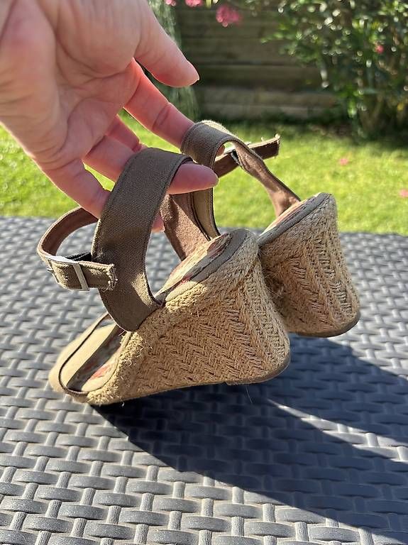 Scarpe da donna: Sandales toile compensées 38 – Usato da Perroy venduto da barballalla 1