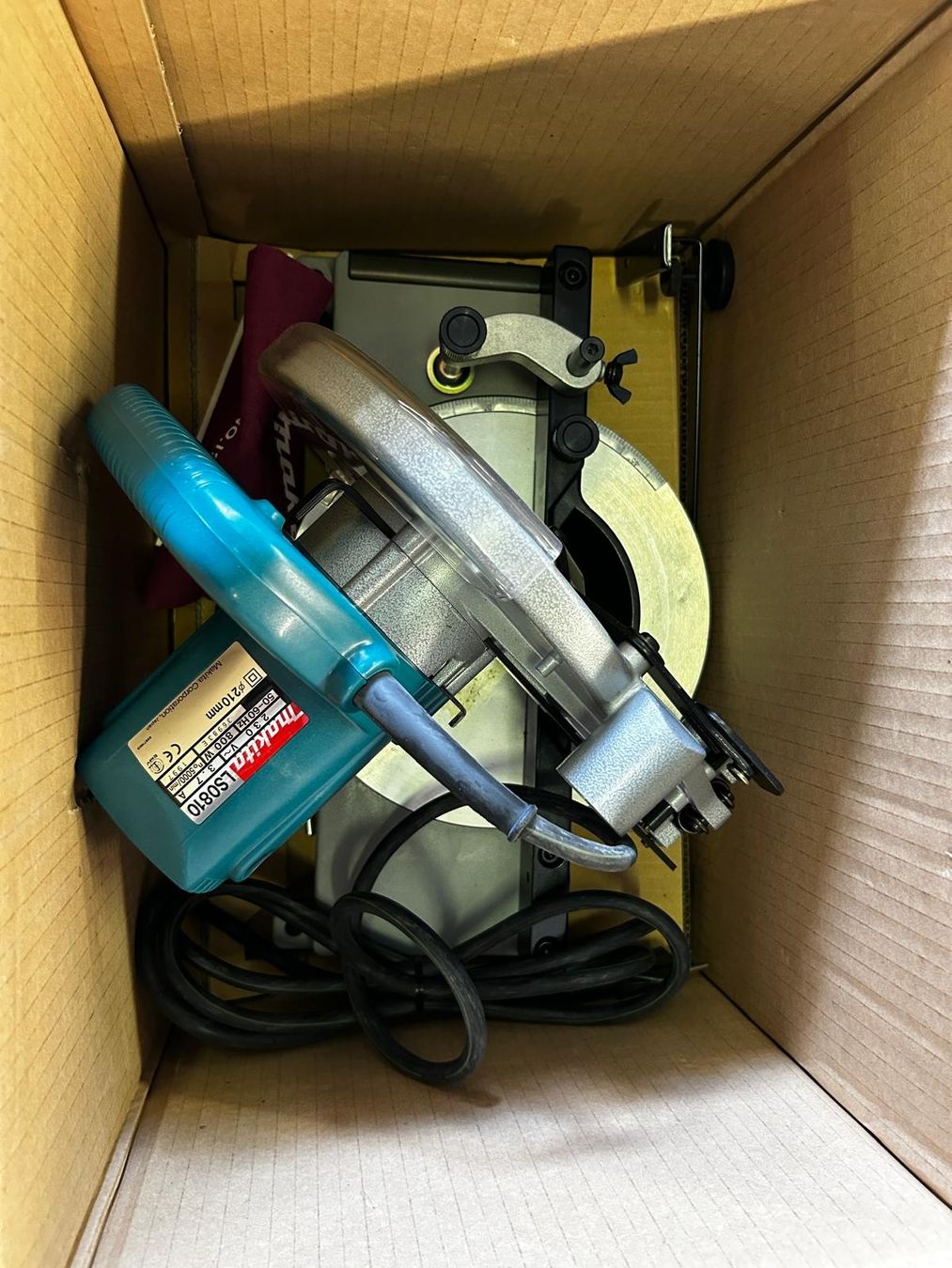 Makita Sägen: Makita LS0810 Kappsäge 210mm 800W  – Neu und originalverpackt aus Ebikon von inf_9pqv 2