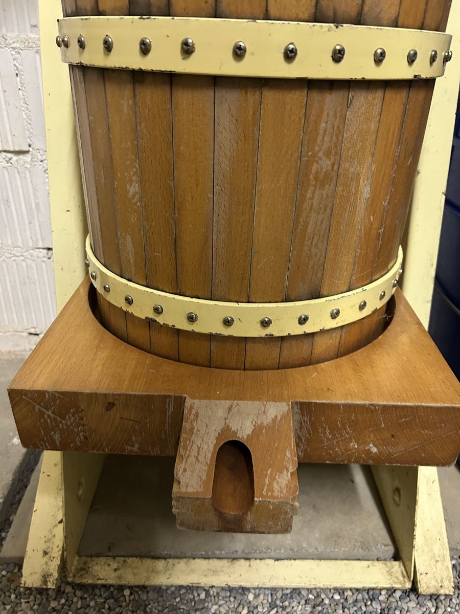 Tutte le macchine: Grosse Saftpresse Mostpresse – Usato da Oberstammheim venduto da Dbsound24 3