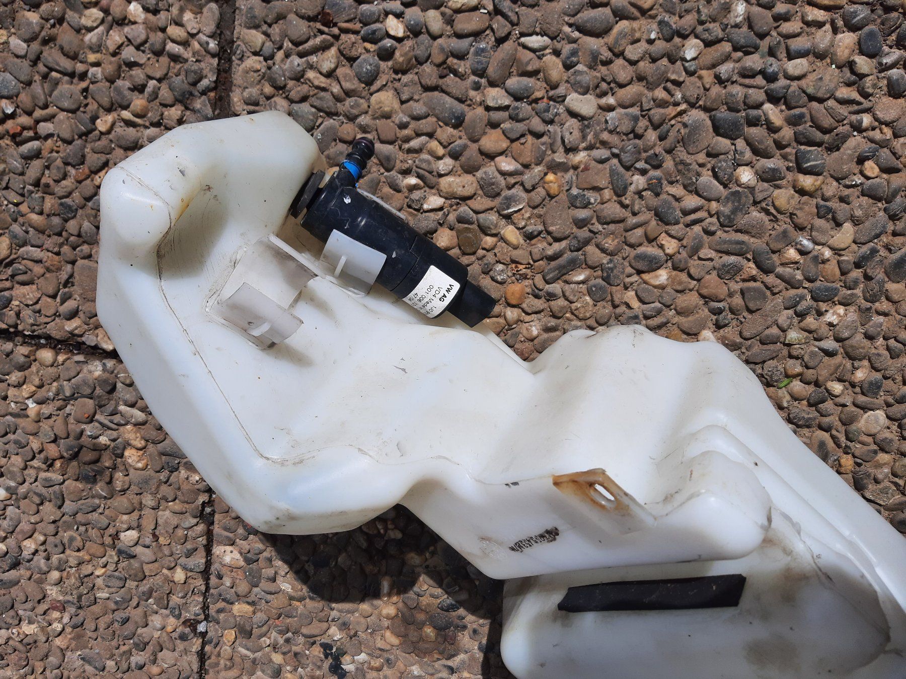 Seat Toutes les pièces auto: VW Sharan/Seat Alhambra Wassertank – D'occasion à Achseten par Wenggi 1