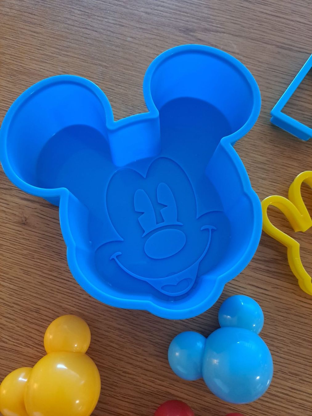 Backformen: Backset Mickey mouse, Tortenform, Lollipops, Keksform – Gebraucht aus Massagno von Michaela.F 1