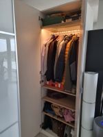 IKEA PAX 75x58x236 mit KOMPLEMENT, Licht & Spiegel