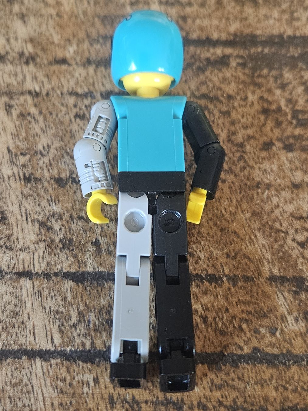 Lego Kit di costruzioni: lego figurine tech001a Technic Figure Black/Light Gray Legs, – Usato da Confignon venduto da Ecrofigs 2