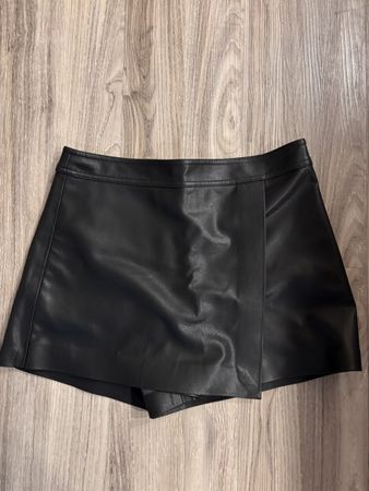 Skirt schwarz Kunstleder Grösse 38