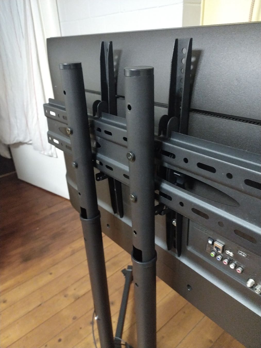 LG Televisori: LG TV 43" mit Hama Ständer – Nuovo (secondo la descrizione) da Scherz venduto da texmanu 9