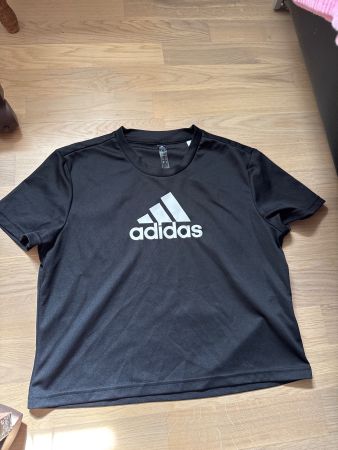 Adidas T-Shirt Schwarz Grösse S guter Zustand