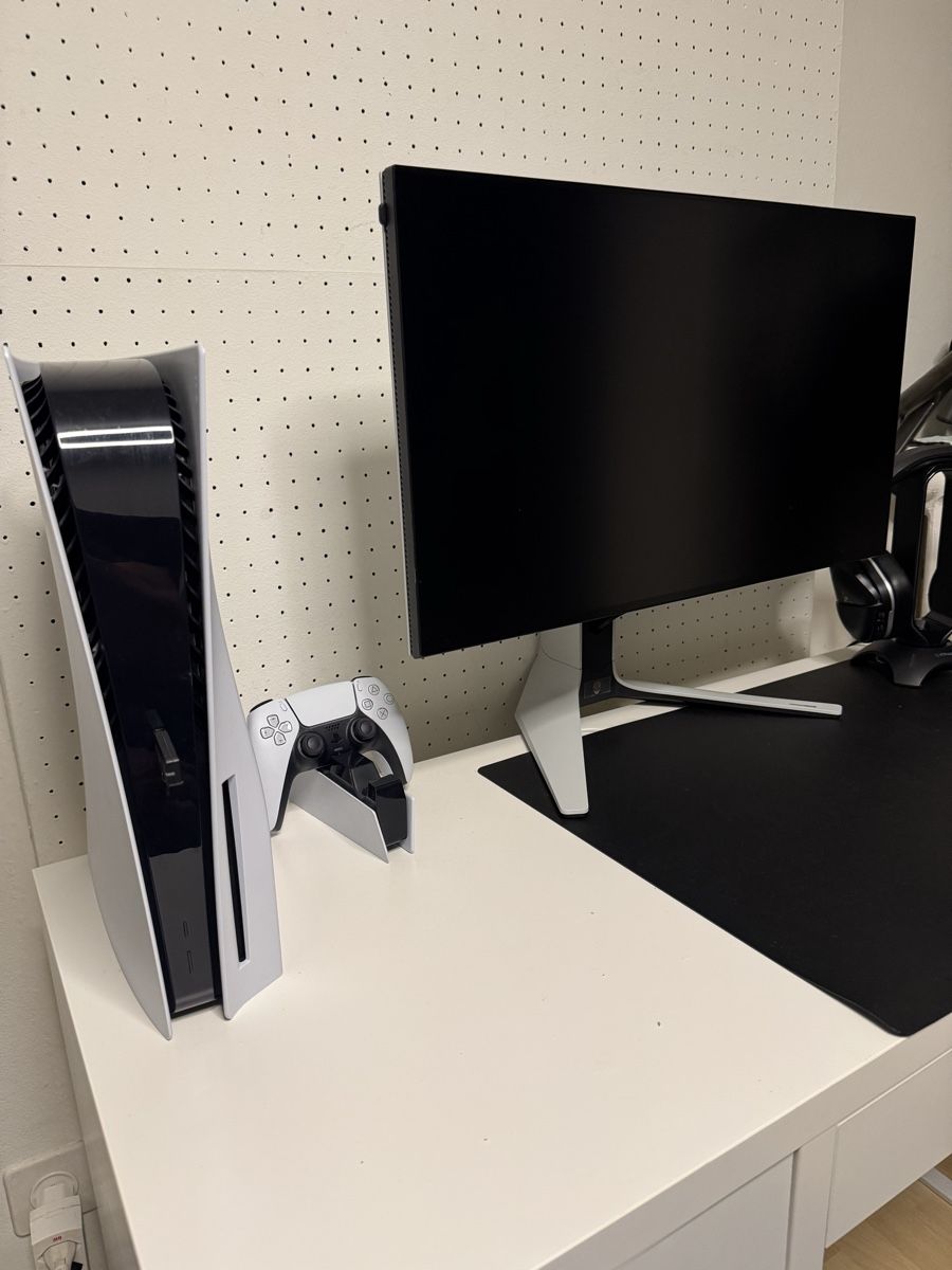 Monitor: Alienware AW2723DF + ps5 + 2x ps5 Controler + headset – Usato da Adliswil venduto da she_y2gv 2