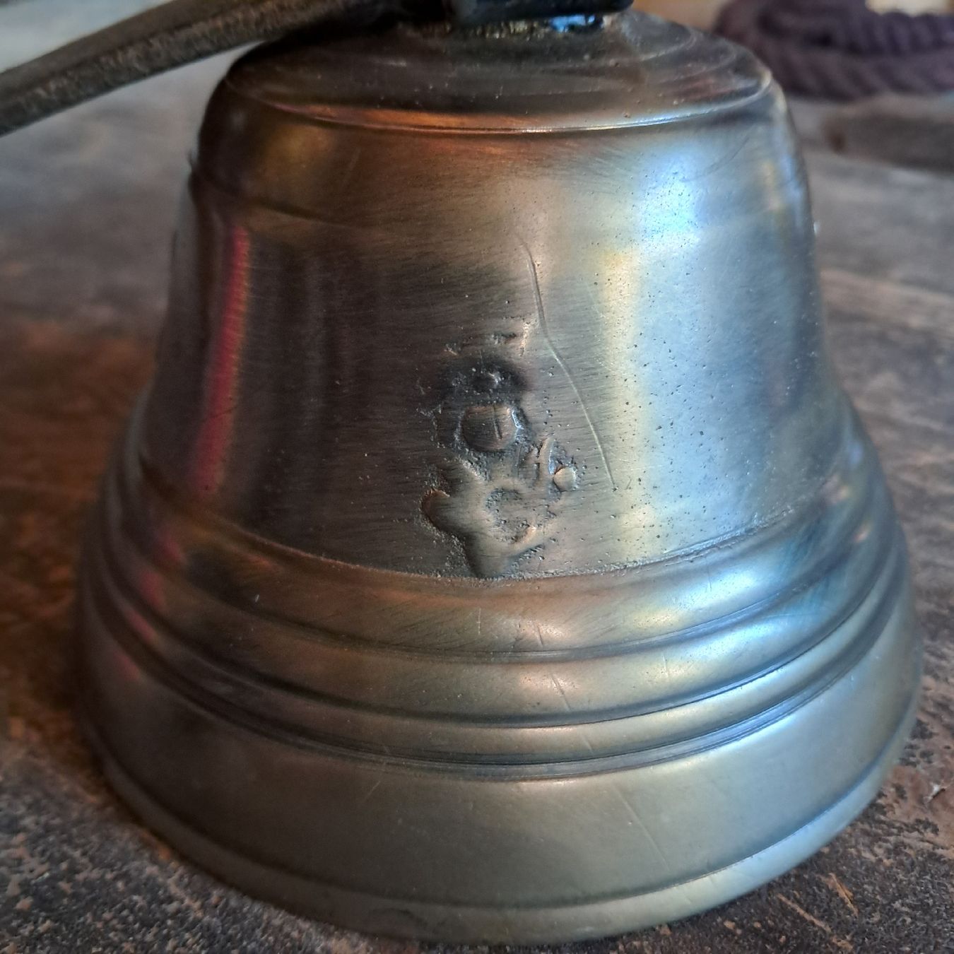 Glocken & Treicheln: ALTE GLOCKE  – Gebraucht aus Murten von SHETHOF 4