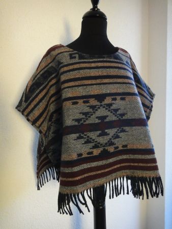 Neuer warmer Poncho, Aztekenmuster, Fransen, Gr. 10 Jahre