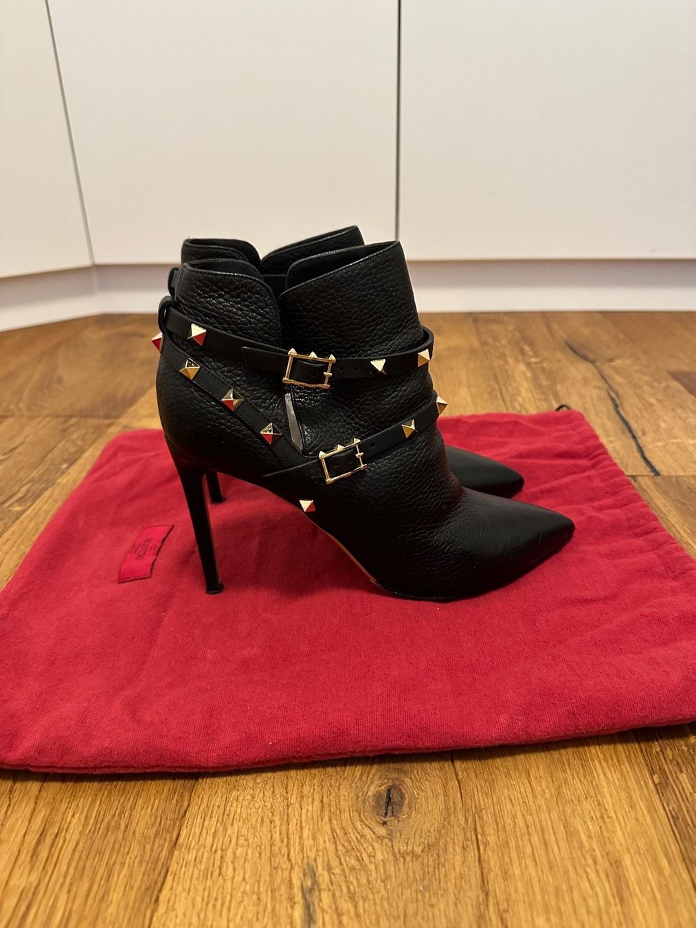 Valentino Chaussures femmes: Valentino Ankle Boots, size 39,5 – D'occasion à Küssnacht am Rigi par hor_dpb7