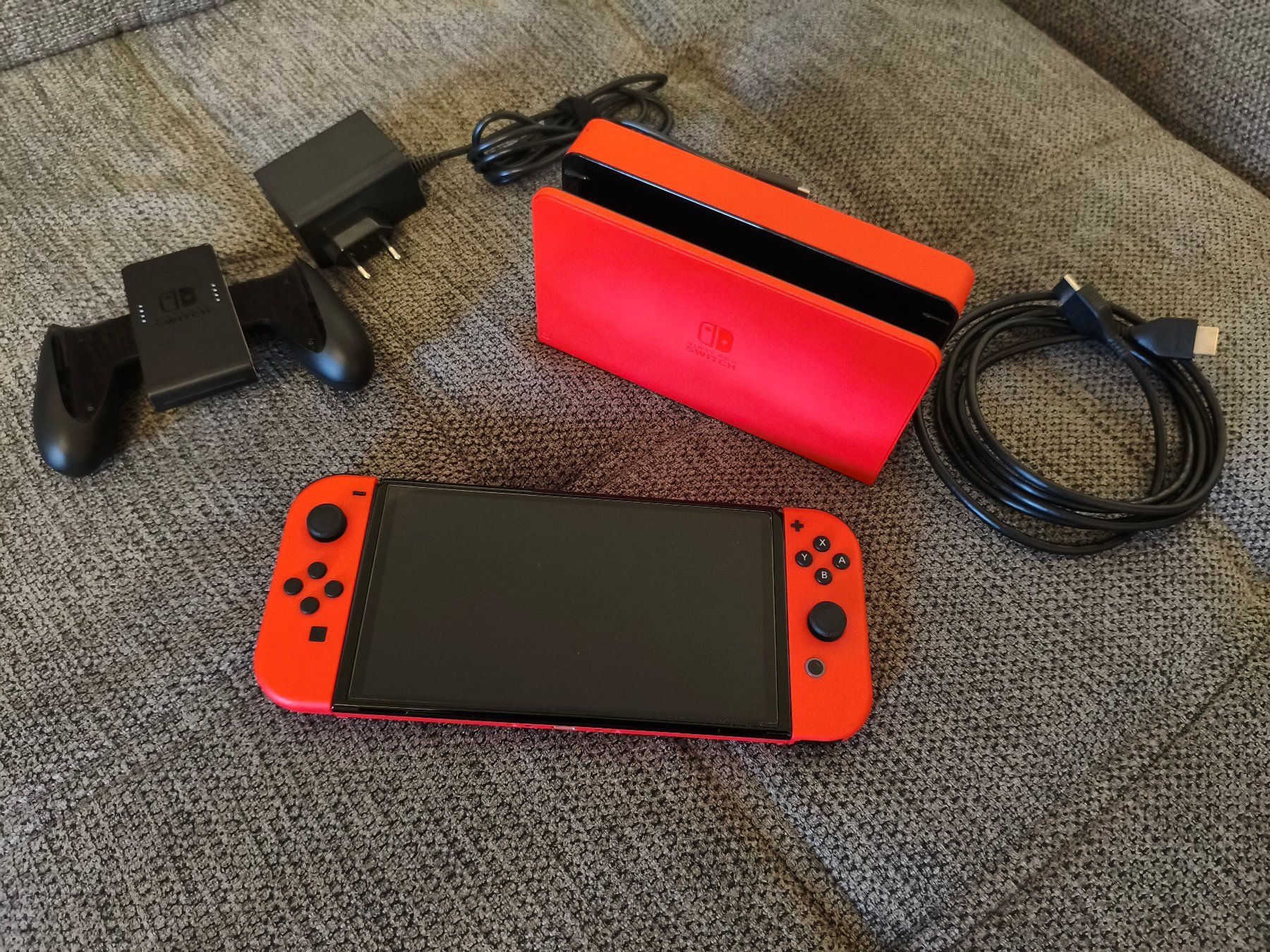 Nintendo Console: NINTENDO SWITCH OLED - Top Zustand! – Usato da Rotkreuz venduto da FinalFlash
