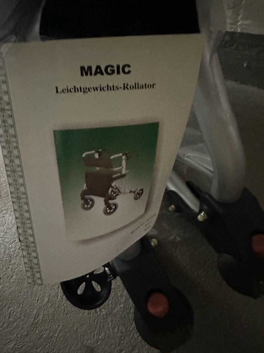 Aides à la marche: Rollator  – Neuf avec emballage d'origine à Bützberg par Chisco 1