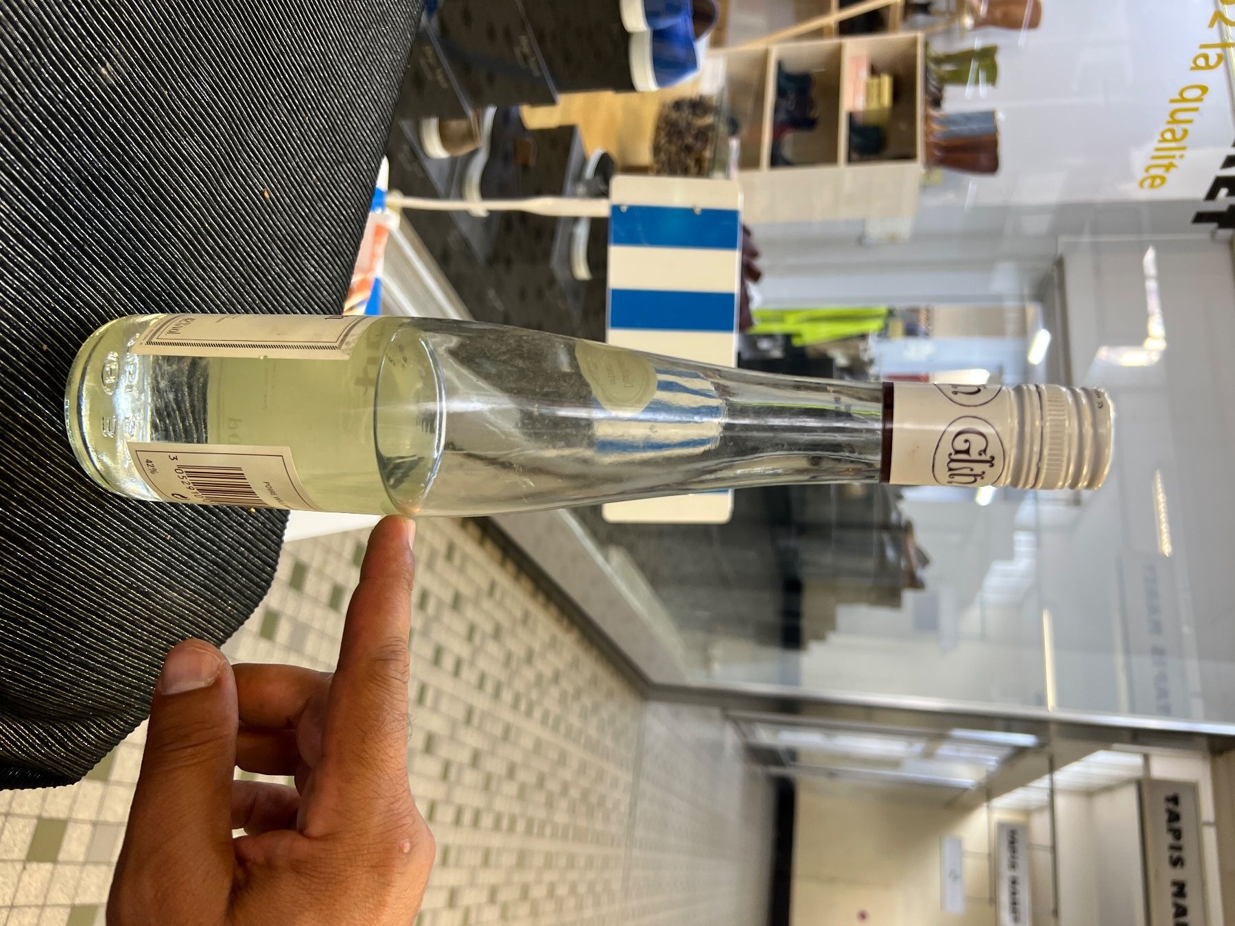 Williams Spirituosen: POIRE WILLIAM ANCIENNE BOUTEILLE ENTAMÉE – Gebraucht aus Genève von Leboucheoreilles 6