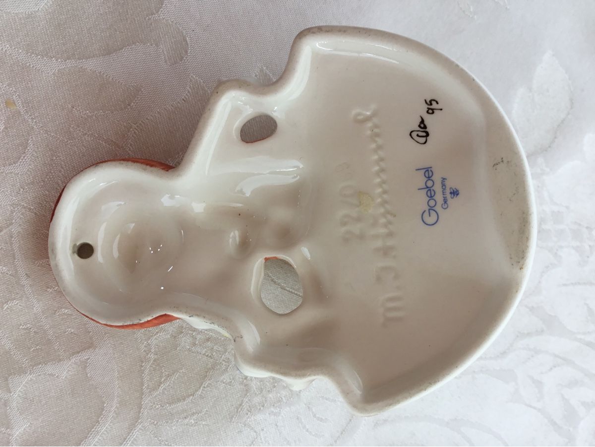 Hummel Statuette: Älteres Hummel Weihwasser Geschirr  – Usato da St. Gallen venduto da chamilla 3