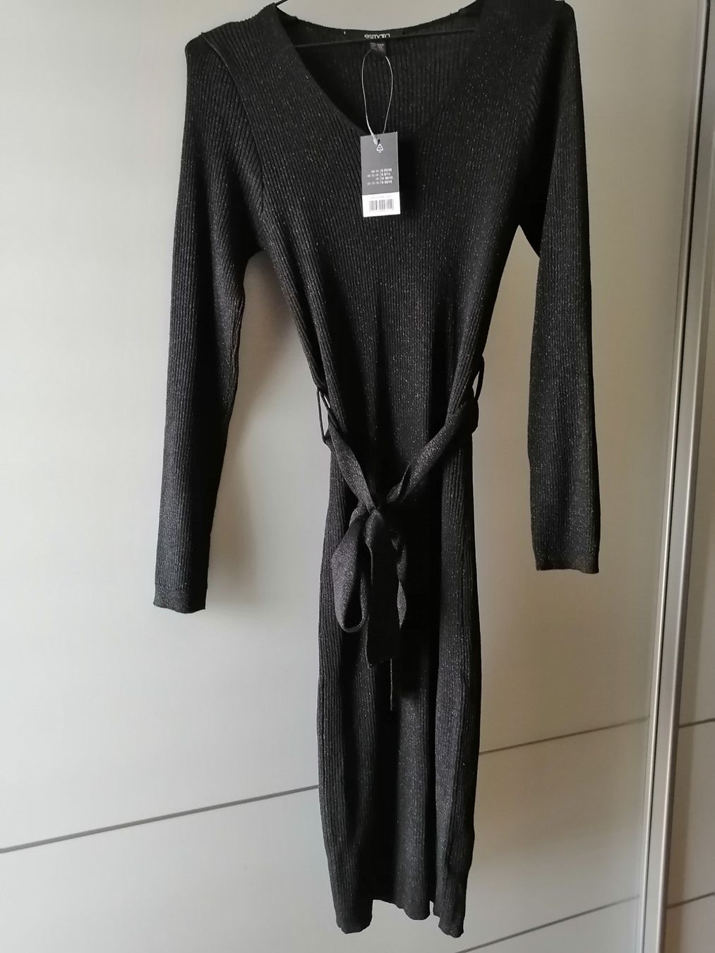 Vestiti: esmara geripptes Strickkleid Damen Gr. S mit Glitzereffekt – Nuovo e nell'imballaggio originale da Uster venduto da zebralino