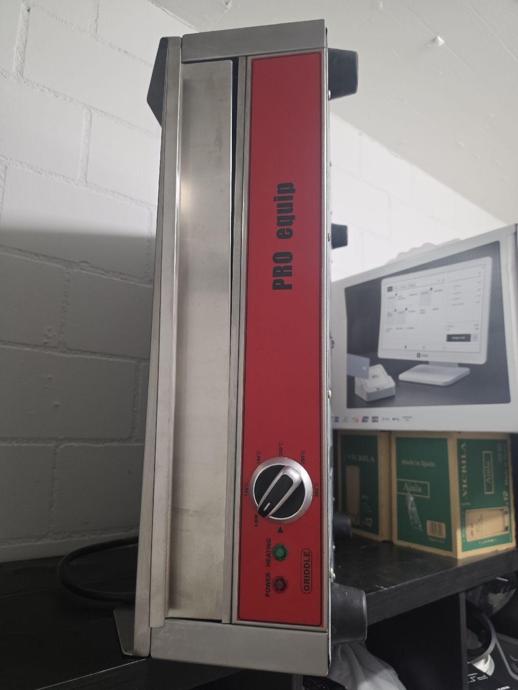 Griglie: Pro Equip Griddle Inox 40x60cm used condition – Usato da Oerlingen venduto da ler_zr8t