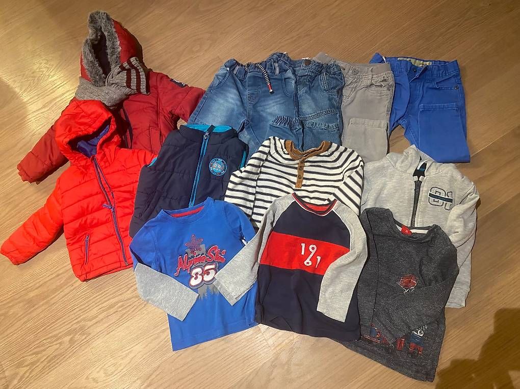 Lotti & Set di vestiti: Jungs Kleidungspaket 86-92 – Usato da Horgen venduto da nasten