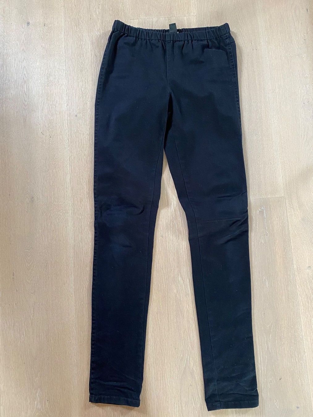 H&M Pantaloni: Röhrlihose in schwarz Grösse S – Usato da Winkel venduto da Flyhy2020