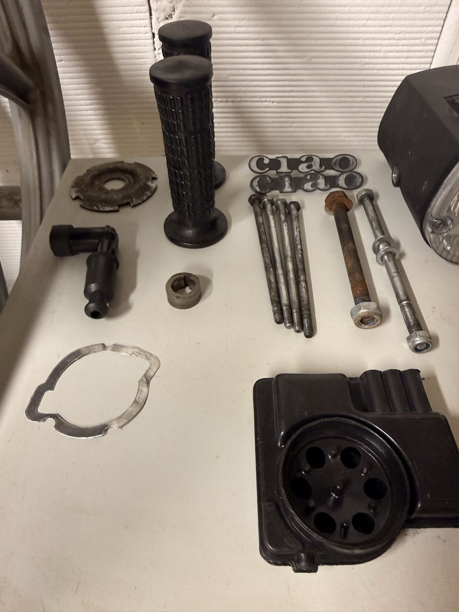 Piaggio Pièces pour mobylette: Piaggio Ciao Teile ab 1.— – D'occasion à Seewil par Sata79 1