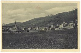 Zuoz   mit   Lyceum   Alpinum   und   Bahn