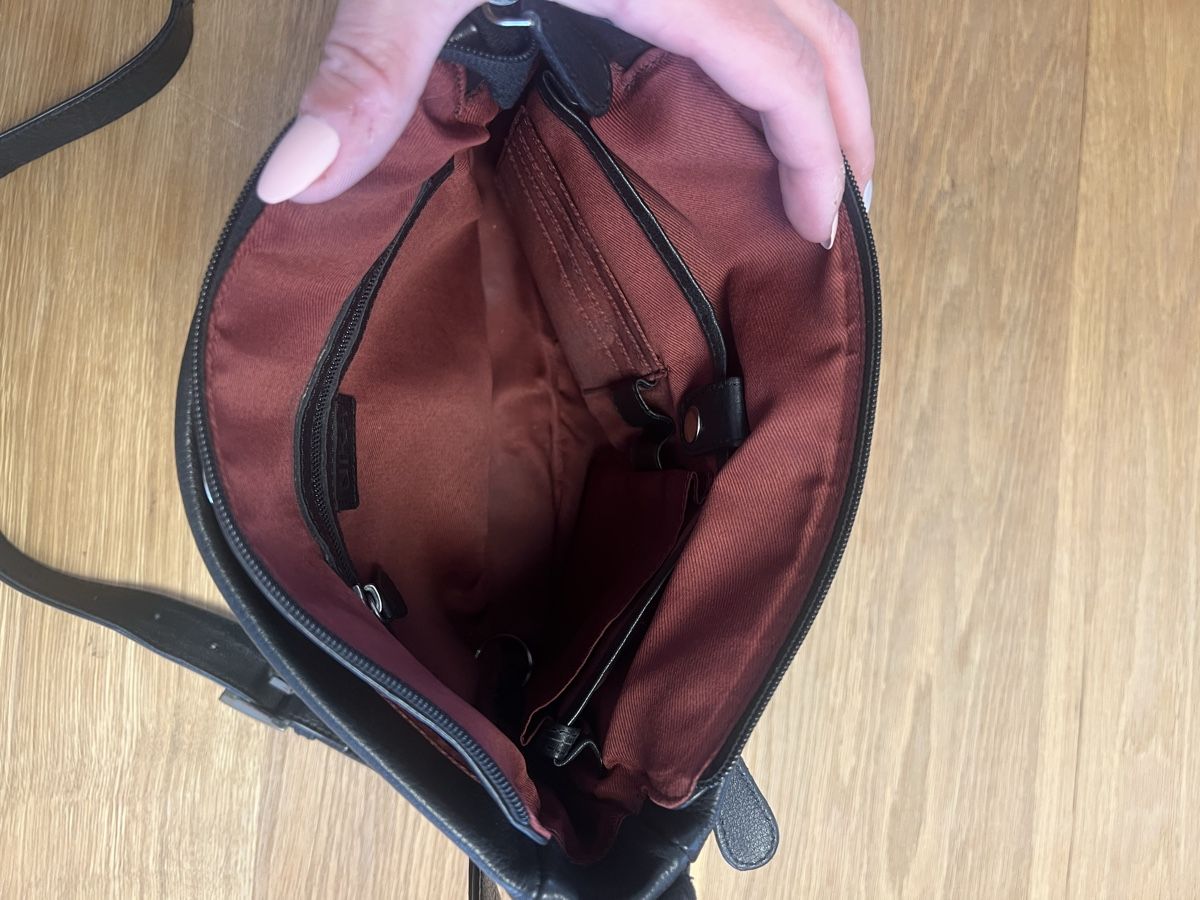 Borse da donna: Leder Umhängetasche der Marke Nika – Usato da Wil SG venduto da WauWauBoutique 1