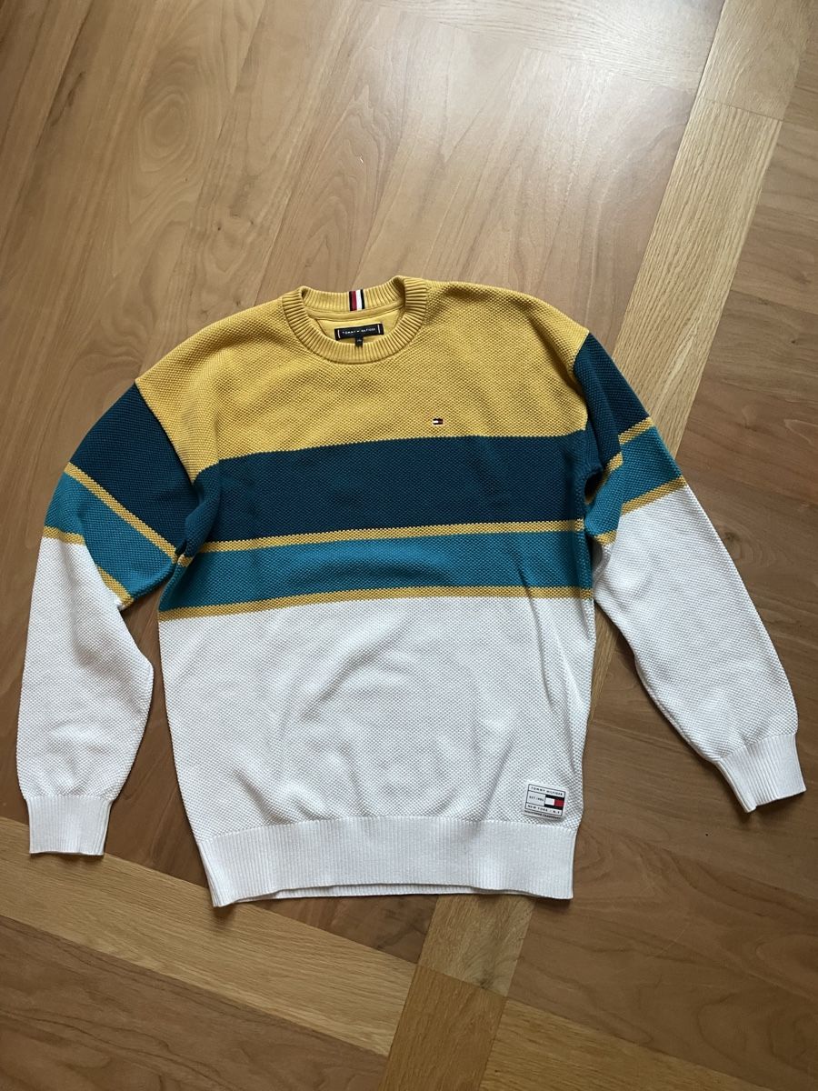 Tommy Hilfiger Pulls et sweat-shirts: Pullover Tommy Hilfiger 176 neuwertig  – D'occasion à Fribourg par Mymikrakra01 1