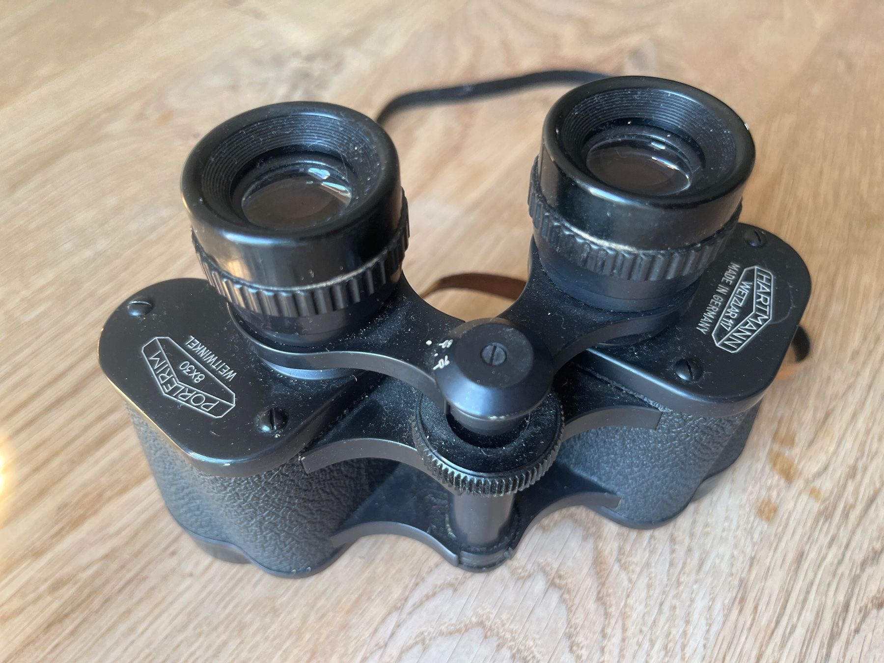Binocoli: Fernglas/ Feldstecher Hartmann, vintage – Usato da Uhwiesen venduto da cinnaj