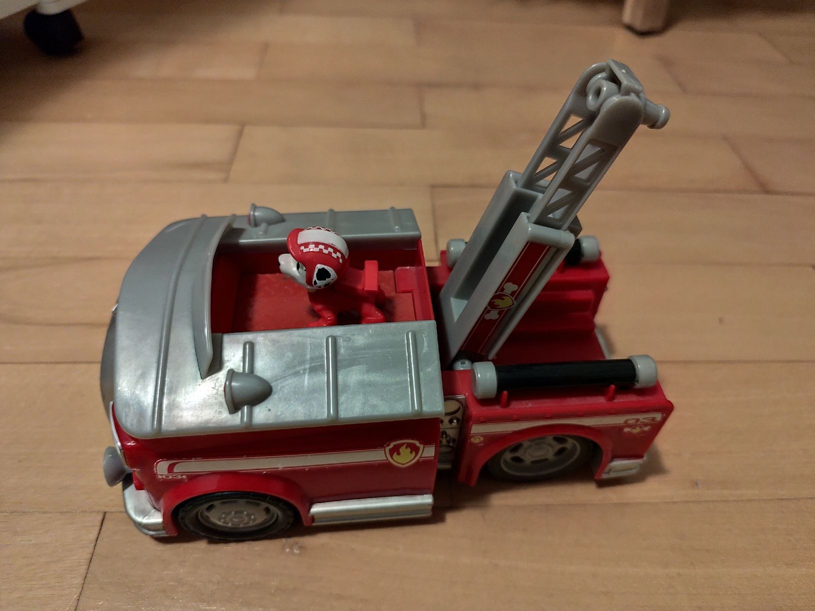 Spielzeuge: Paw Patrol Marshall Feuerwehrauto mit Figur – Gebraucht aus Wil SG von Landa5 1