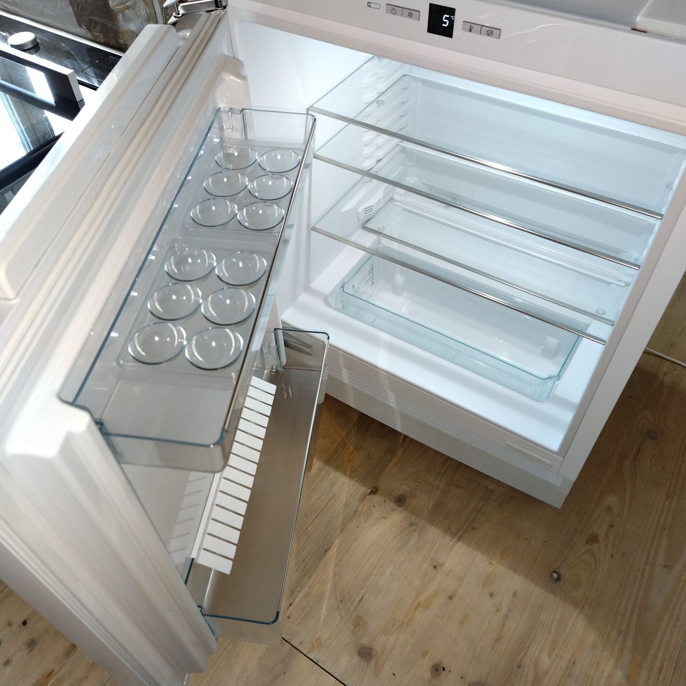 Miele Frigoriferi: Miele Kühlschrank K 31225 Ui – Usato da Herisau venduto da Ea83 1