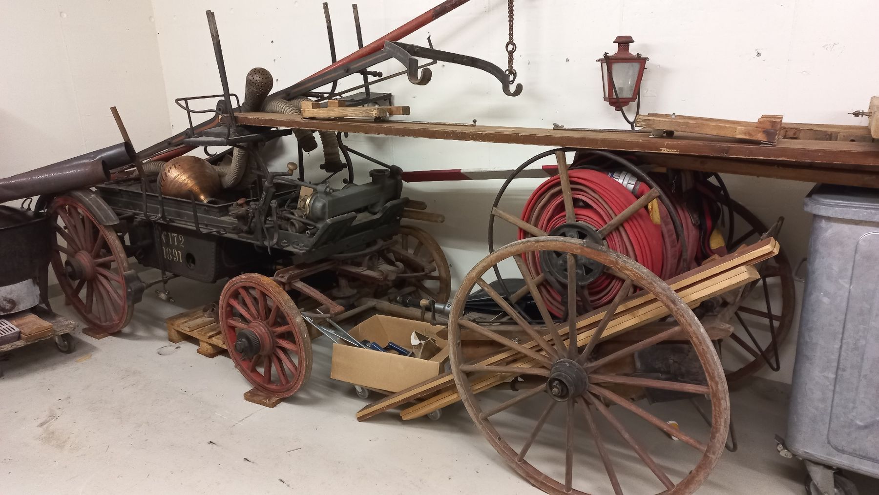 Kutschen: Chariot de pompier – Gebraucht aus Montsevelier von Ludovic02 1