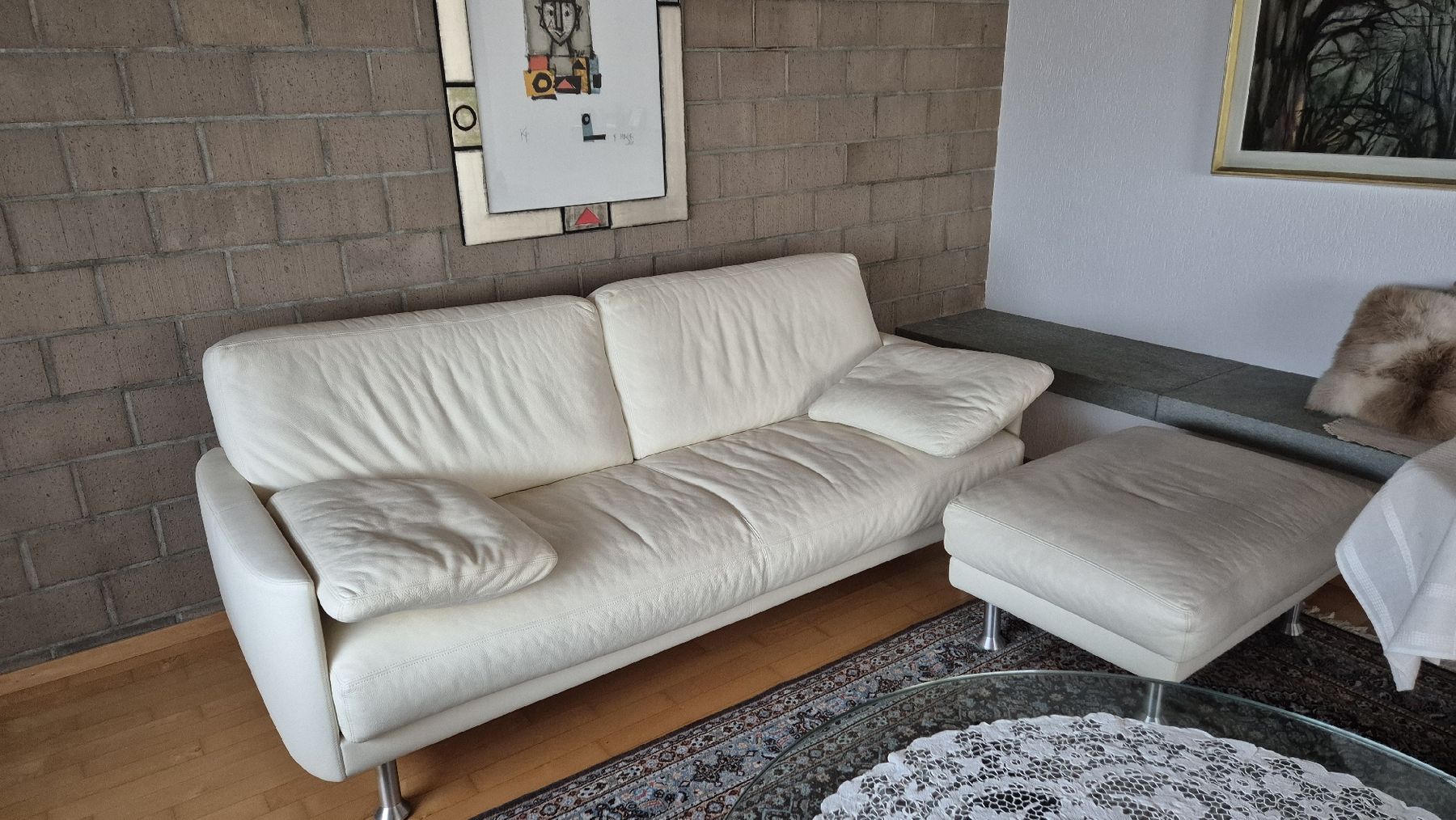 Sofas: Gemütliches Sofa in Beige mit Hocker – Gebraucht aus Zürich von romy_2.0