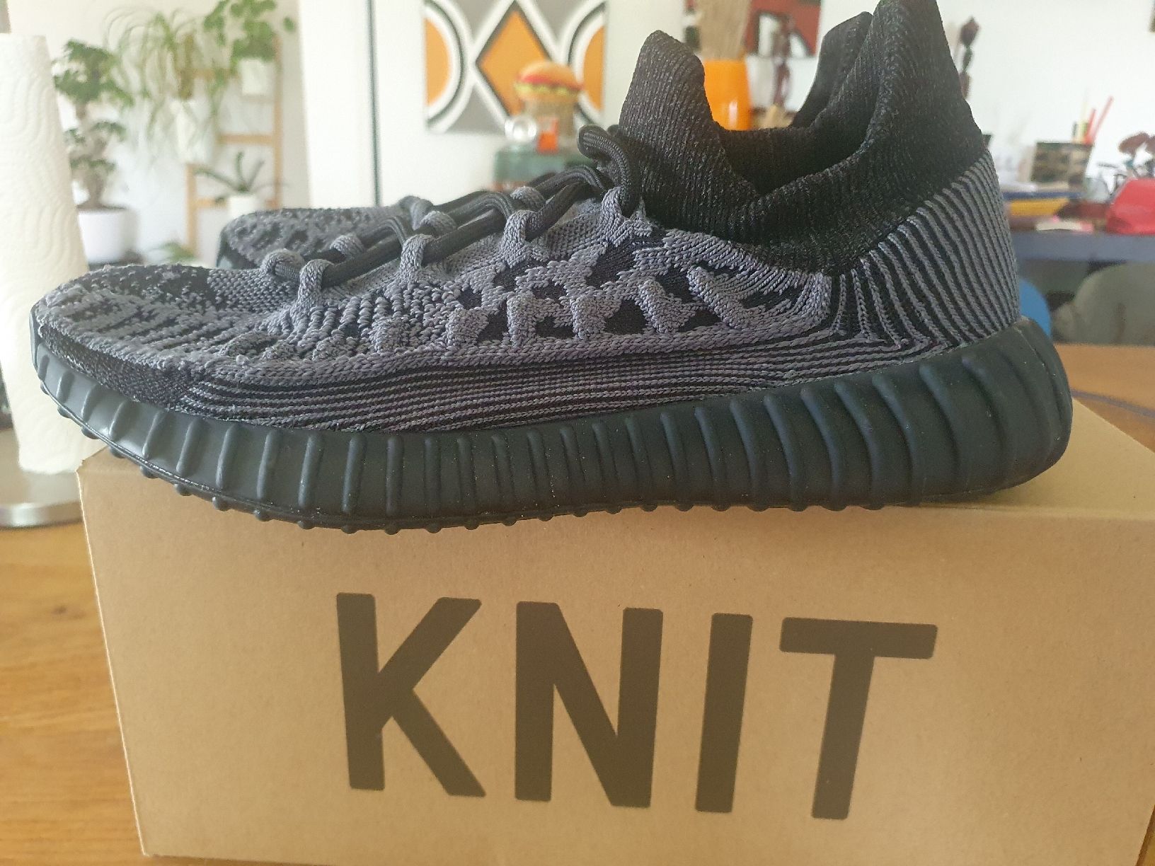 Adidas Scarpe da uomo: YEEZY 350 V2 COMPACT – Nuovo (secondo la descrizione) da Fribourg venduto da Air_i7891