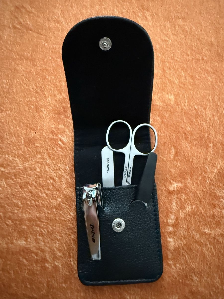 Unghie finte: Maniküre Set mit schwarzem Etui! – Nuovo (secondo la descrizione) da Wil SG venduto da man_jcm5