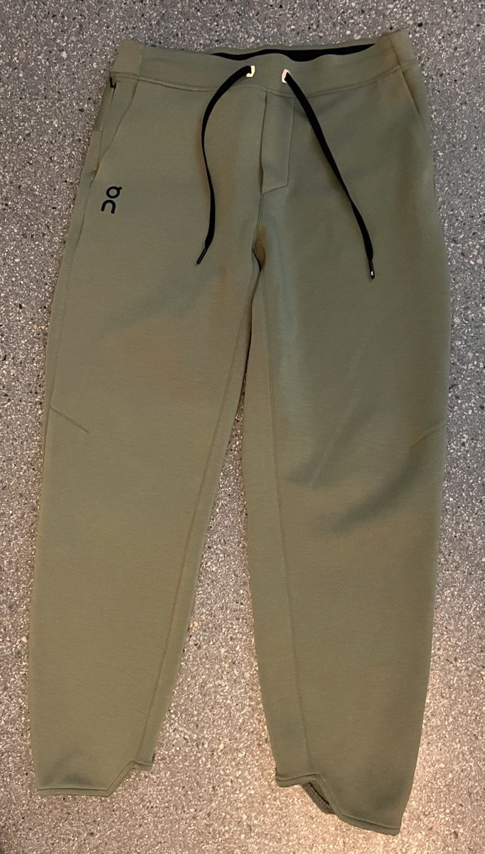 Pantaloni: ON sweatpants – Usato da Lausanne venduto da NYC67