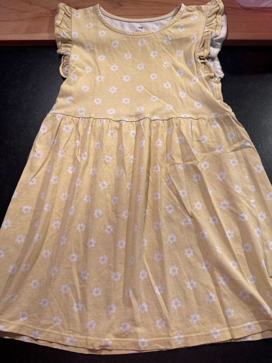 H&M Kleider & Röcke: H&M Kleid, Gr. 122/128 – Gebraucht aus Grabs von Shelly_87