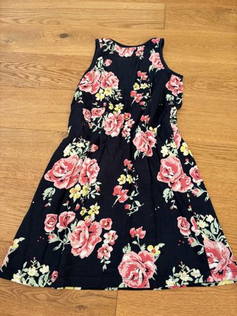 Kleid needs 140