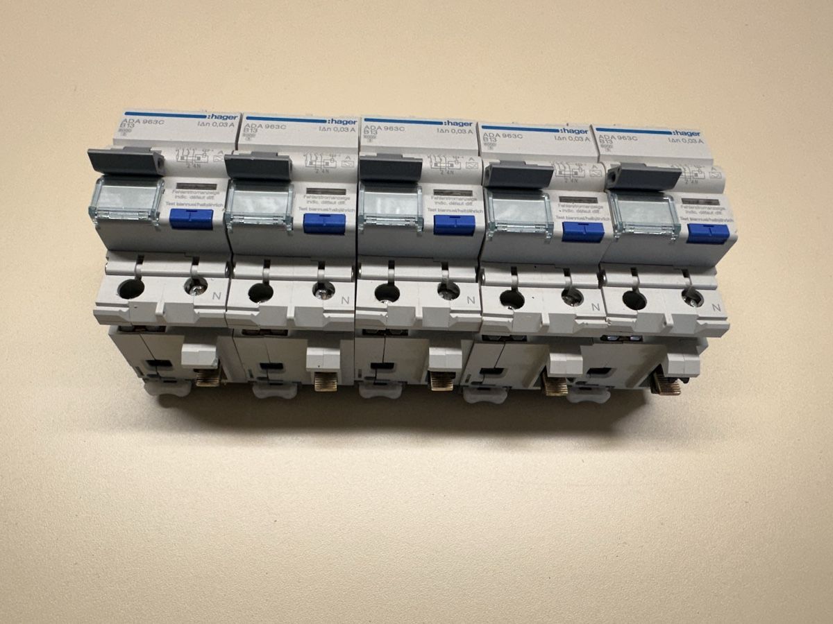 Hager Composants électroniques: Hager FI-LS ADA 963C B13A 30mA – Neuf (Voir description) à Oberdorf NW par dingdong87 1