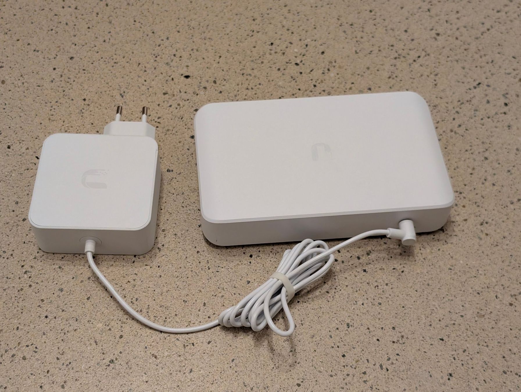Ubiquiti Hub & Switch: UniFi Lite 8 PoE+ Switch 60W – Usato da Winterthur venduto da christianmaeder 1