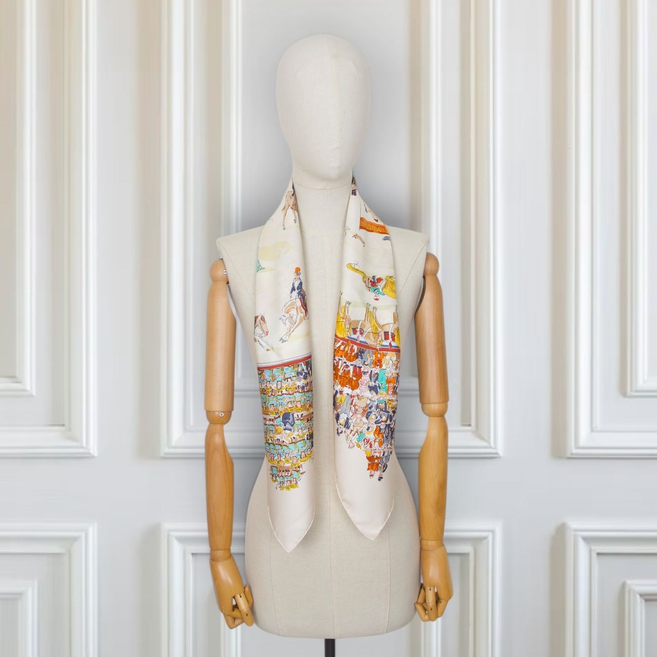 Hermès Foulard & Sciarpe: Hermès Carré "Cirque Molier" crème – Usato da Binningen venduto da Designerlabels 3