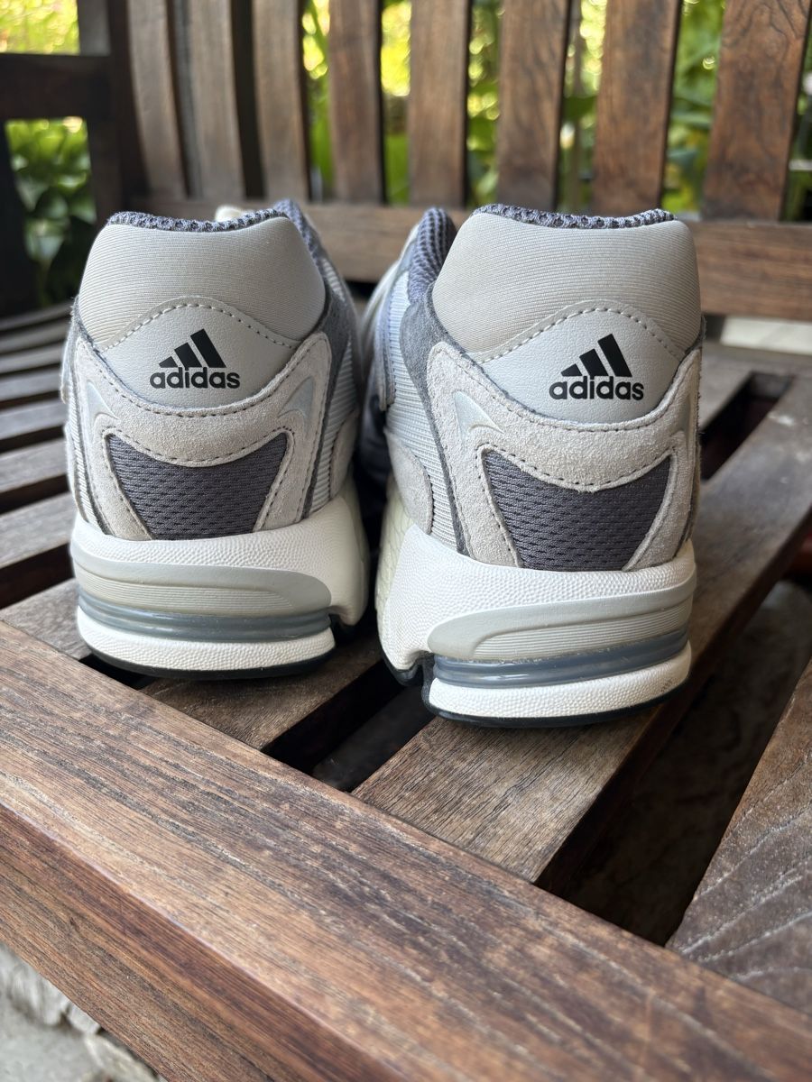 Adidas Herrenschuhe: Neuwertiger Adidas-Sneaker – Gebraucht aus Thalwil von 1wolfi 2