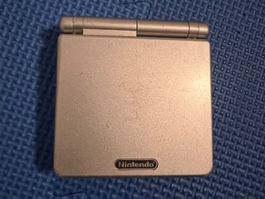 Game Boy Advance SP silber defekt