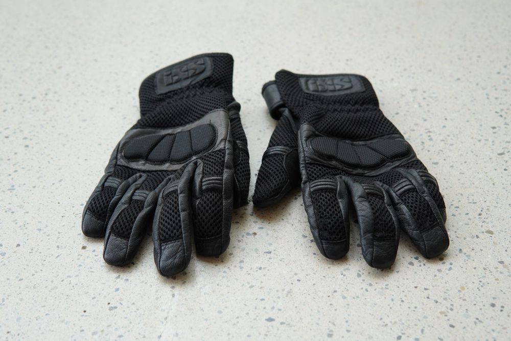 Modeka Sonora Motorrad-Handschuhe Sommer – Mit Knöchelschutz & Gutem Grip, Schwarz