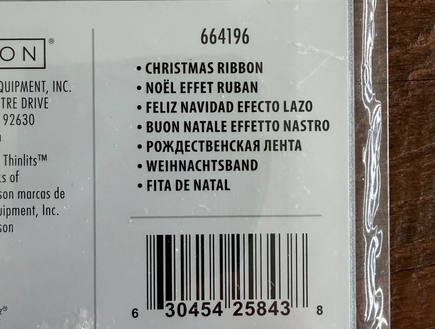 Tim Holtz Sciablone: Originale Sizzix - Thinlits "christmas ribbon“ – Nuovo e nell'imballaggio originale da Zürich venduto da Sunset69 1